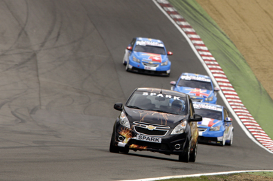 Spark_ trka_ Brands_Hatch